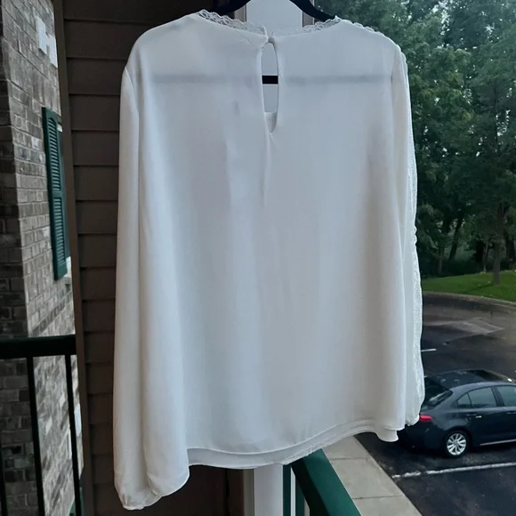 🆕 ✨ Tahari White Long Sleeve Blouse XL Feminine Lace Trim Elegant Scoop Neck Top - Picture 4 of 13